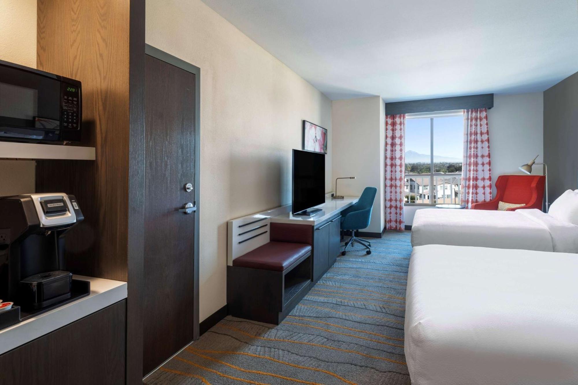 Hilton Garden Inn Pomona, Ca Esterno foto