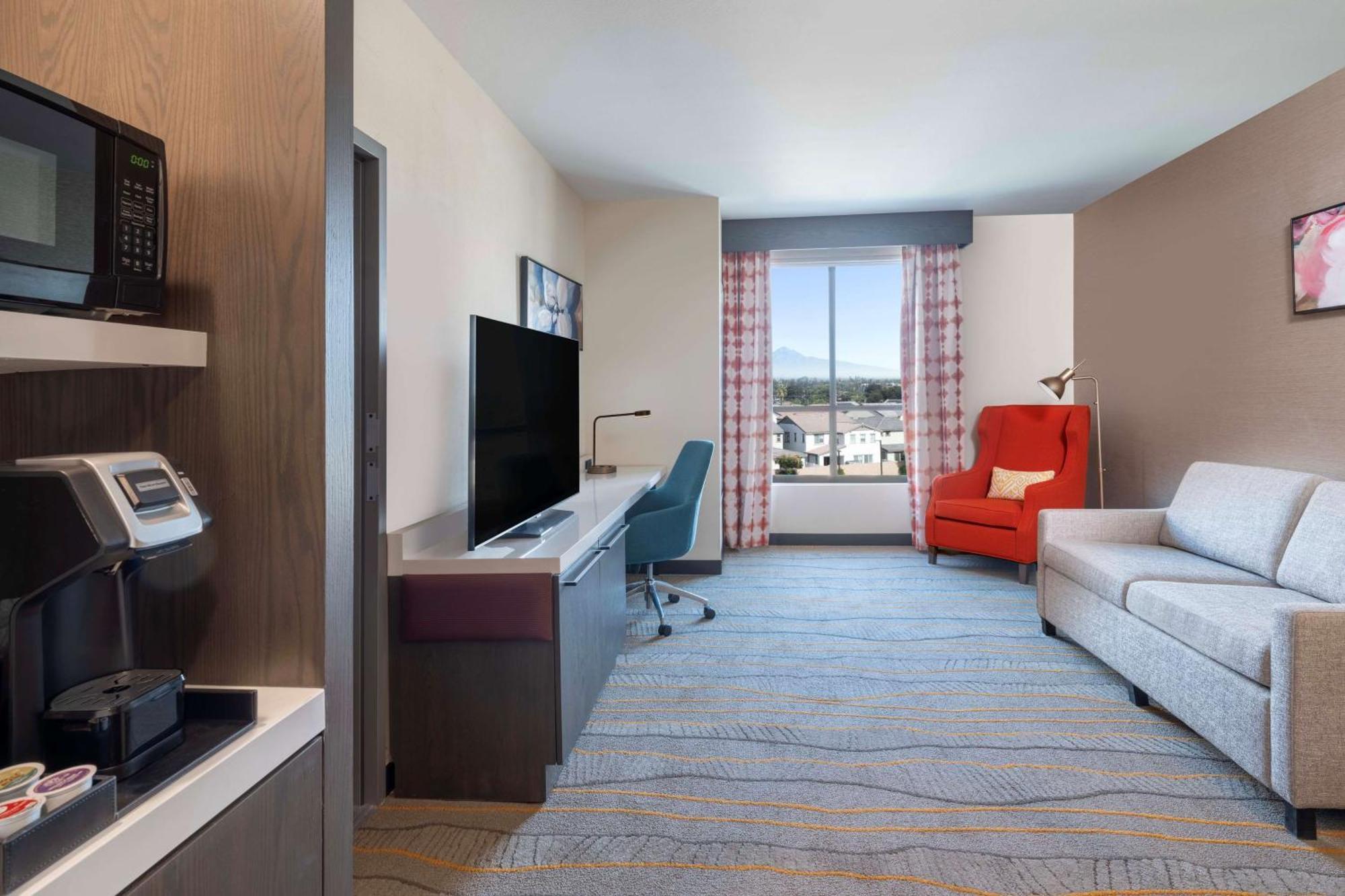 Hilton Garden Inn Pomona, Ca Esterno foto